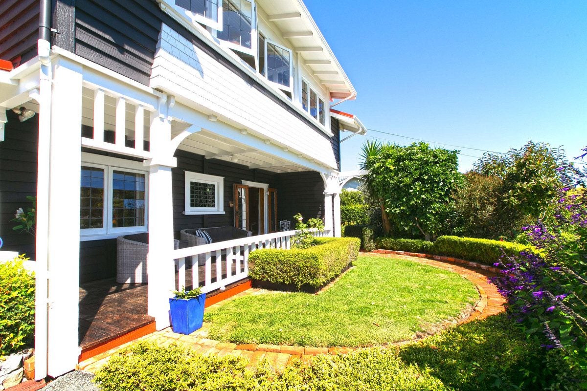 124 Pendarves Street, New Plymouth, New Plymouth - Carousel 1