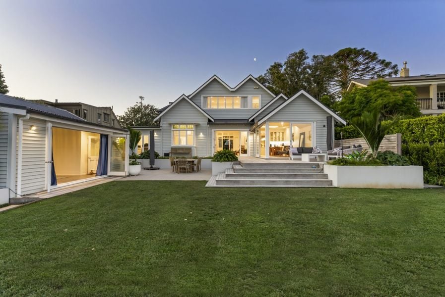21 Norwood Road, Bayswater, Auckland - Carousel 1