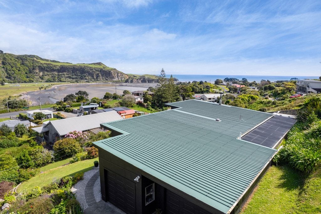 69 North Street, Mokau - Carousel 2