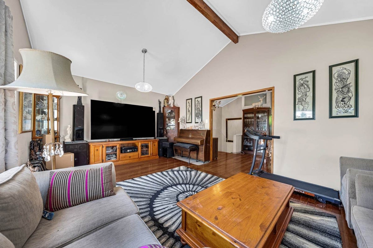 2 Tudward Glade, Hillcrest, Auckland - Carousel 2