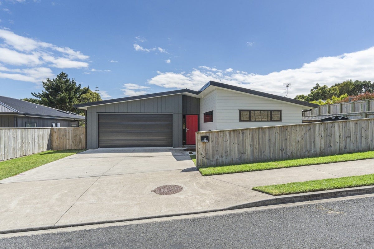 12 Manakohi Street, Spotswood, New Plymouth - Carousel 1