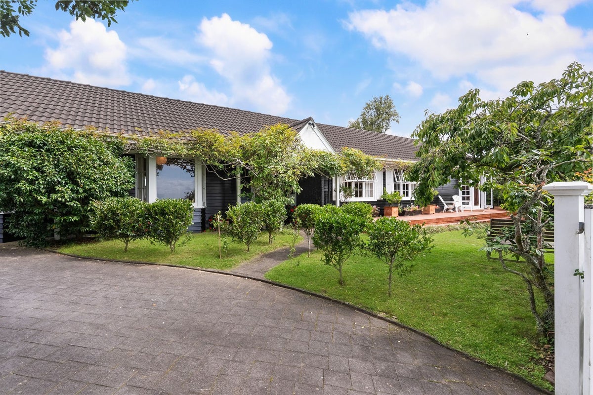 407 Redoubt Road, Totara Park, Auckland - Carousel 1