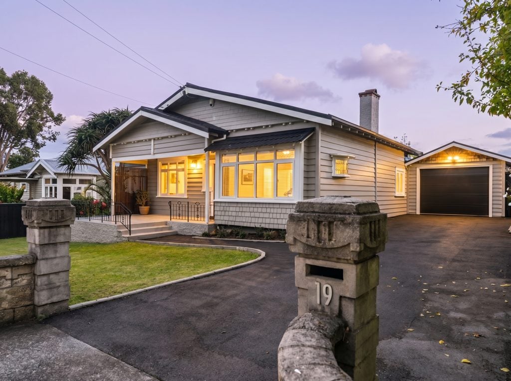 19 Rossgrove Terrace, Mount Albert, Auckland - Carousel 2