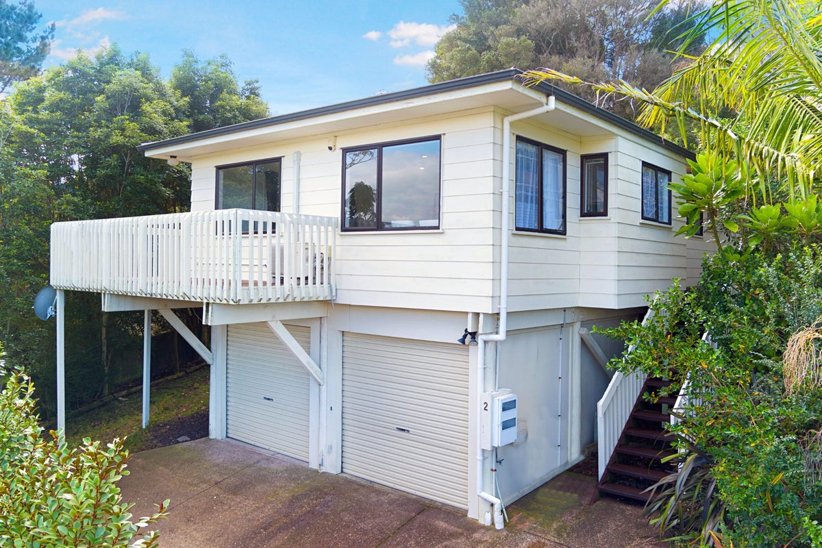 2/31 Rangeview Road, Sunnyvale, Auckland - Carousel 1