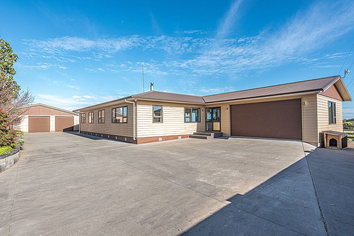 1669 State Highway 3, Maxwell, Whanganui - Carousel 1