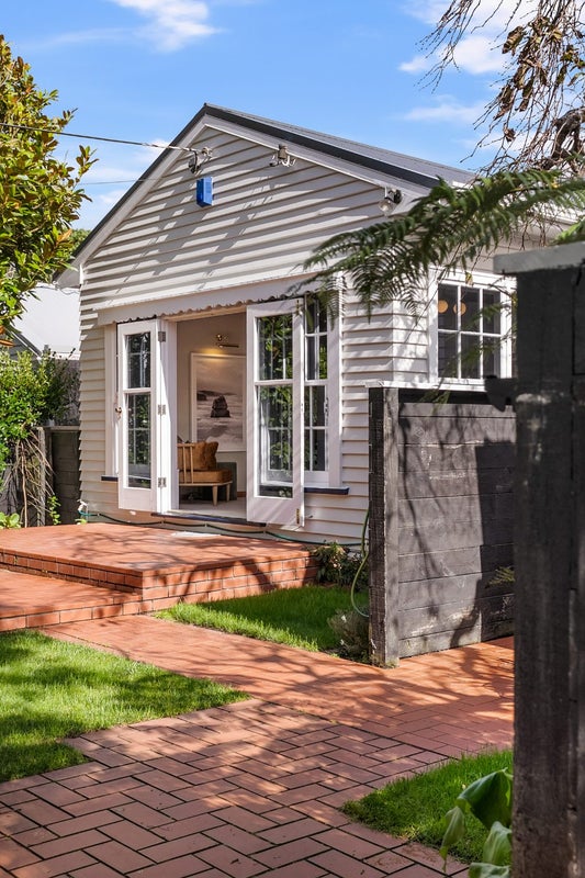 46 Duthie Street, Karori, Wellington - Carousel 31