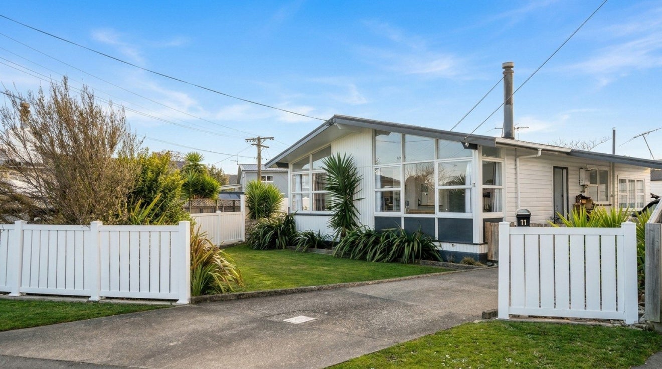 11 Rotoiti Street, Tahunanui, Nelson - Carousel 1