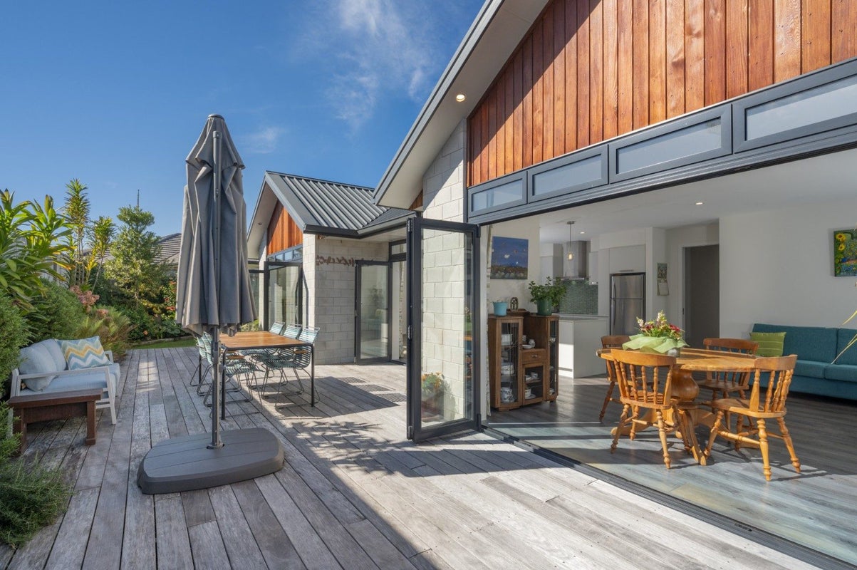 22 Penetaka Heights, Pyes Pa, Tauranga - Carousel 1