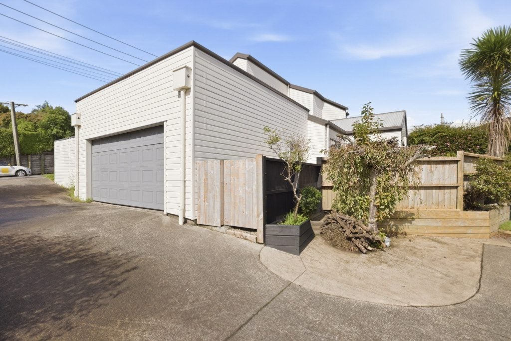 20A Otumoetai Road, Judea, Tauranga - Carousel 2