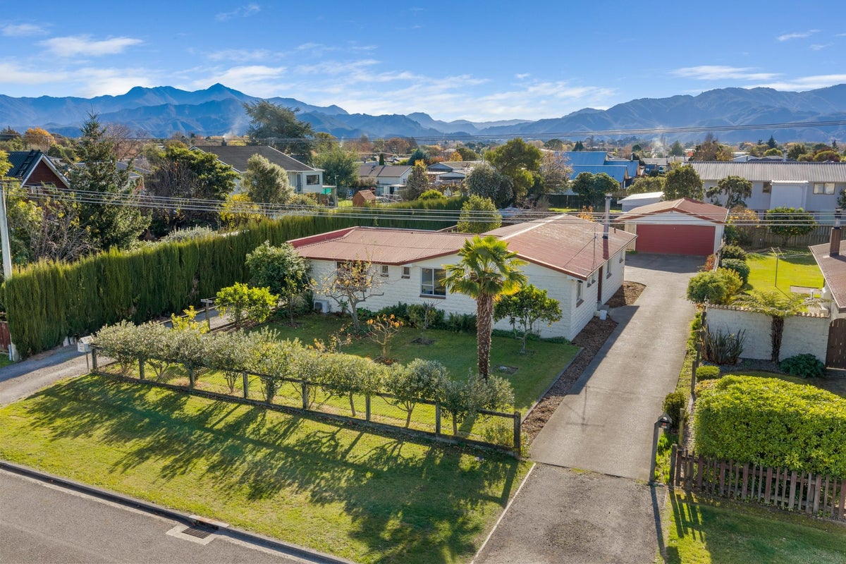 27 Clyde Street, Renwick, Renwick - Carousel 1