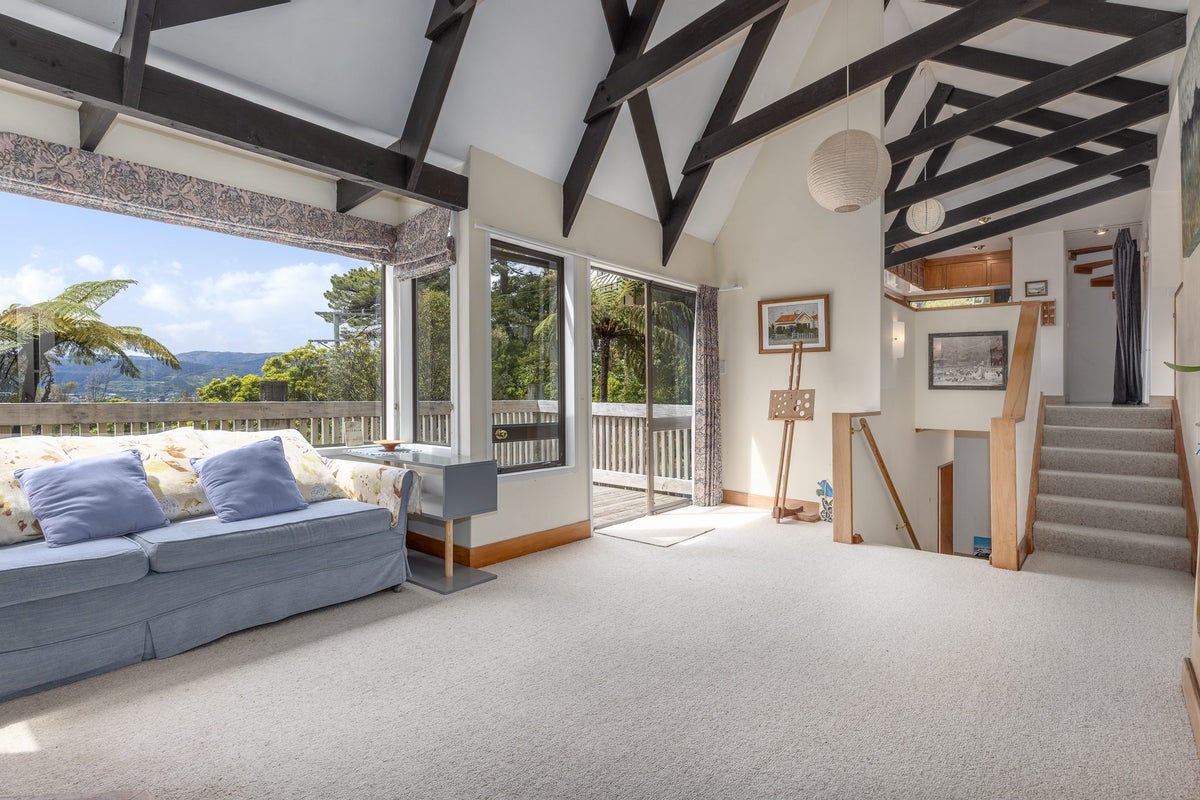 56 Pomare Road, Tirohanga, Lower Hutt - Carousel 2