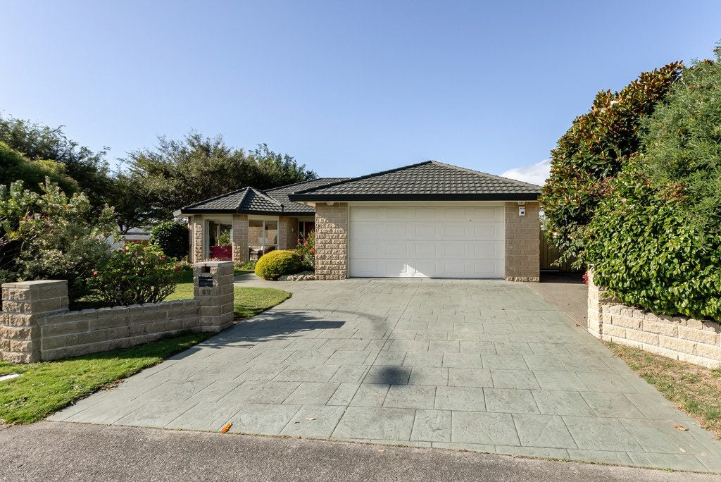 63 Guildford Drive, Paraparaumu - Carousel 1