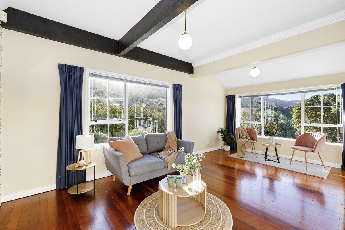 53 The Drive, Tawa, Wellington - Carousel 2