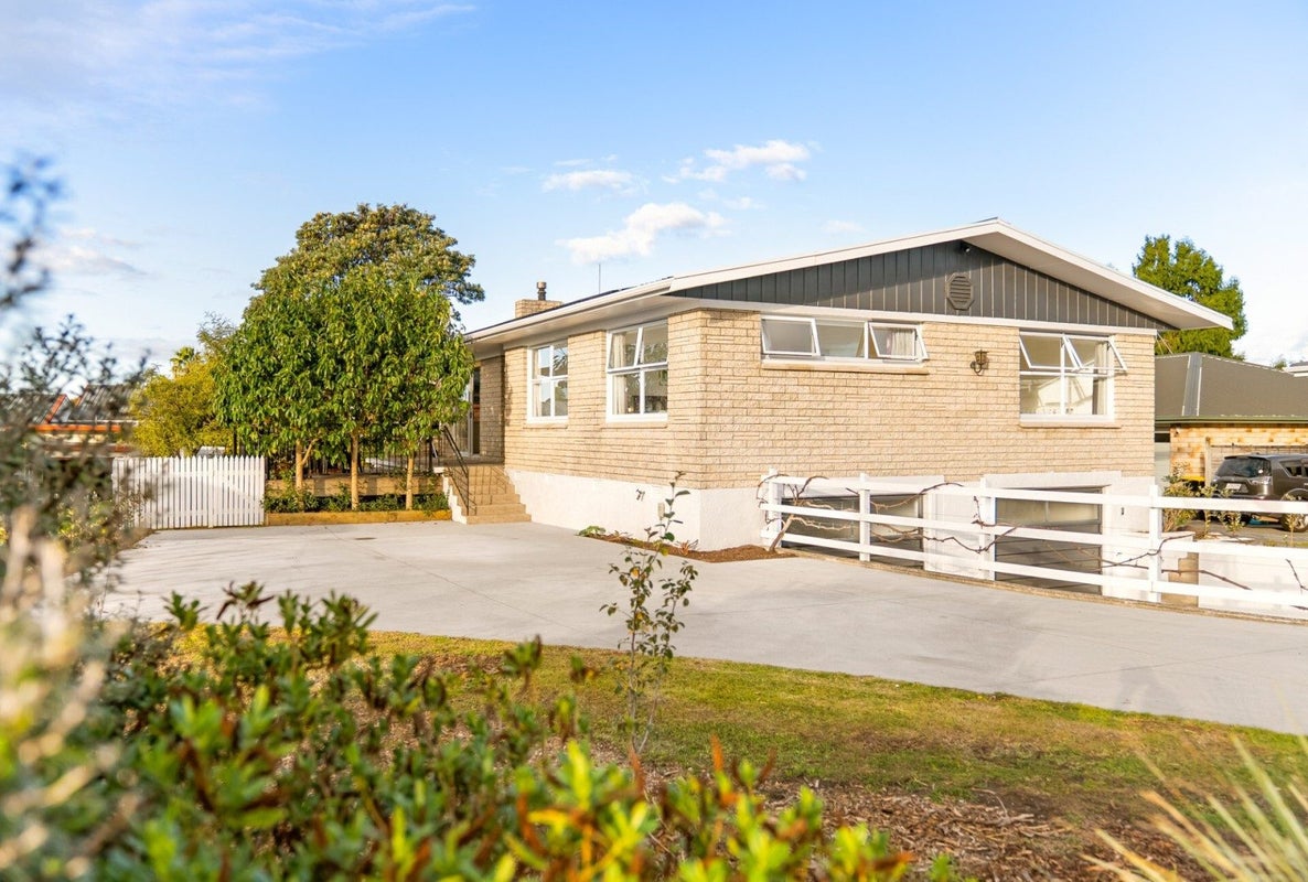 32 Upland Street, Brookfield, Tauranga - Carousel 1