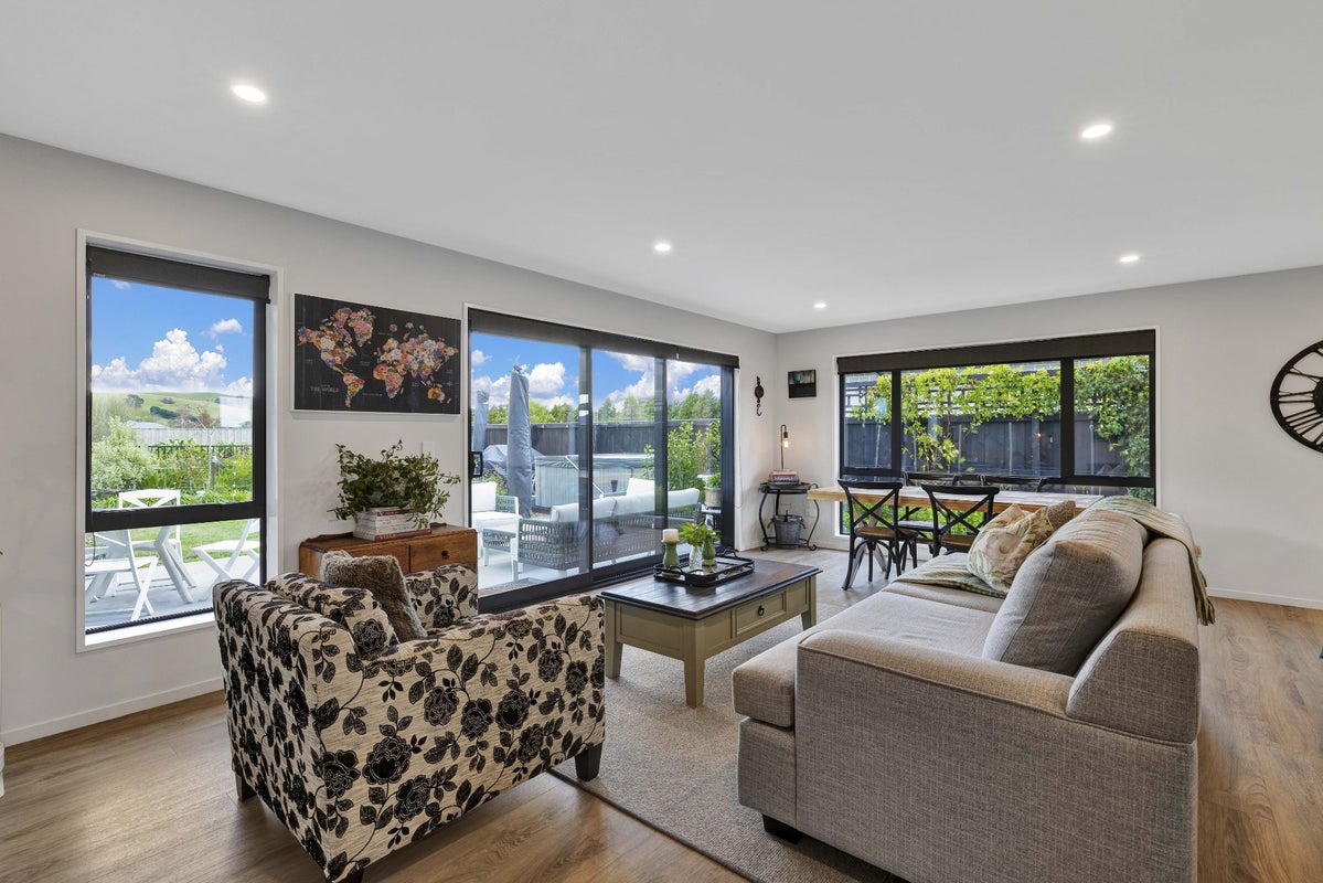 3 Cox Lane, Amberley, Amberley - Carousel 2