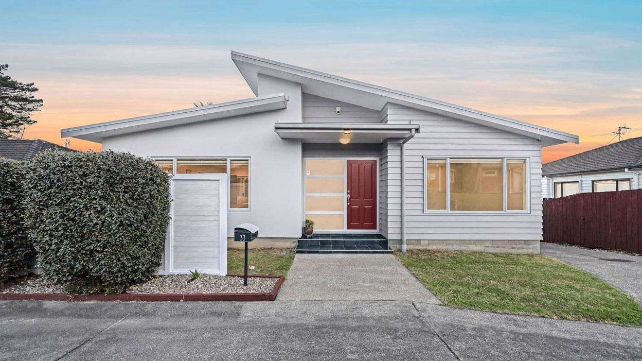 33 Bradnor Meadows Drive, Swanson, Auckland - Carousel 1