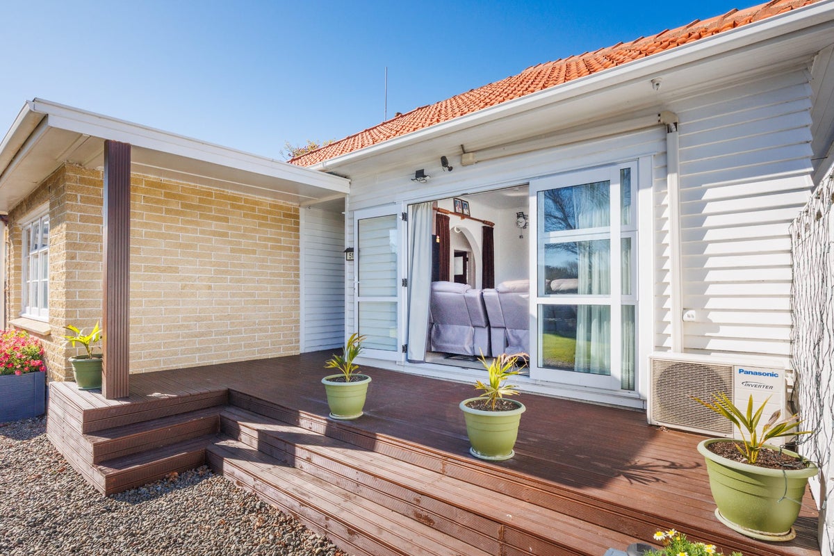 510 Featherston Street, Roslyn, Palmerston North - Carousel 1