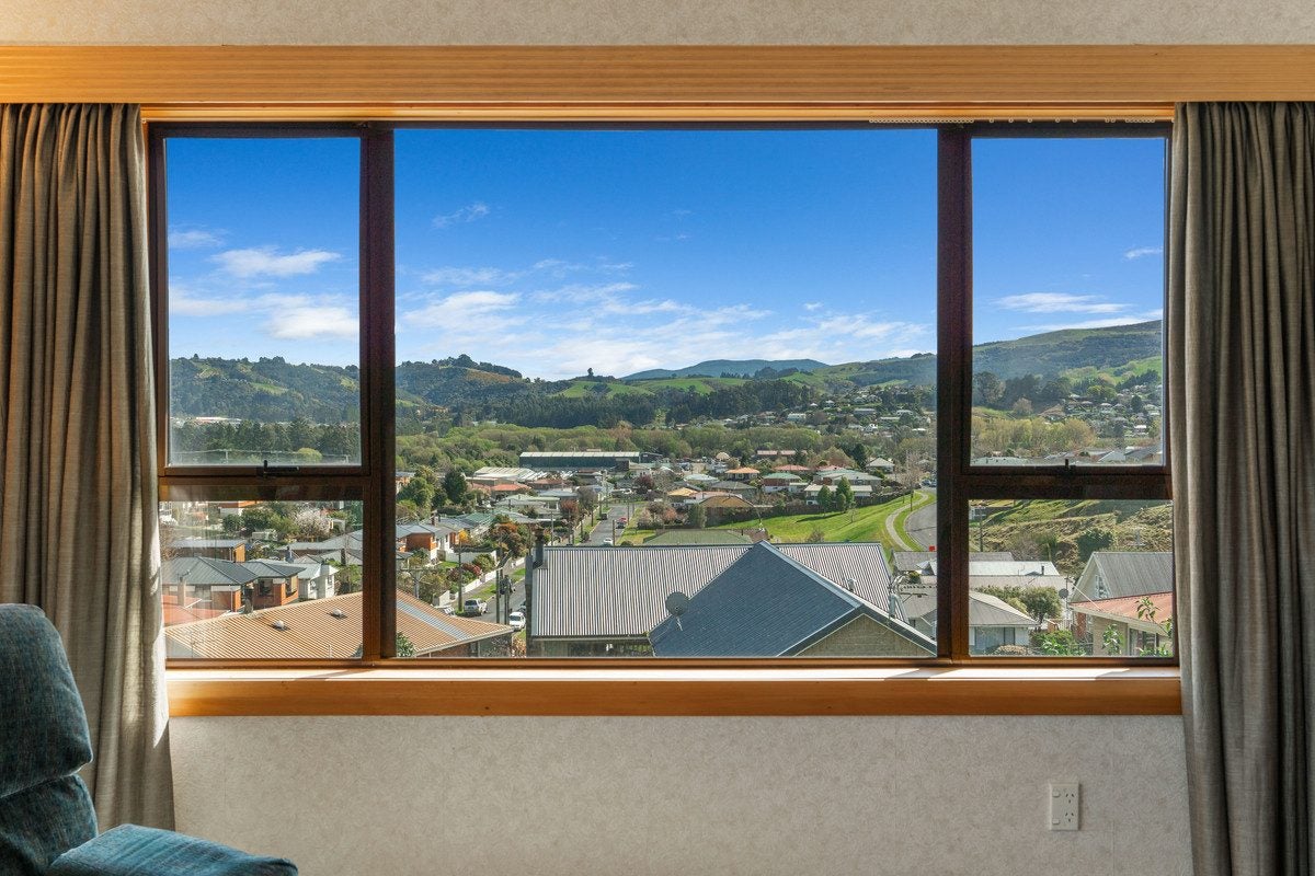 8 Allen Road, Green Island, Dunedin - Carousel 2