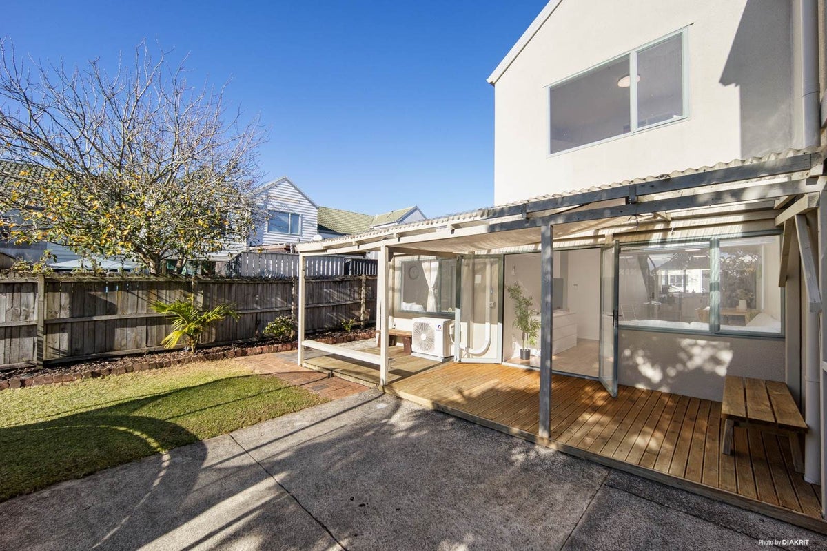 46 Kona Crescent, Henderson, Auckland - Carousel 2