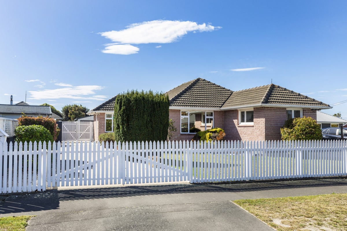 347 Breezes Road, Aranui, Christchurch - Carousel 1