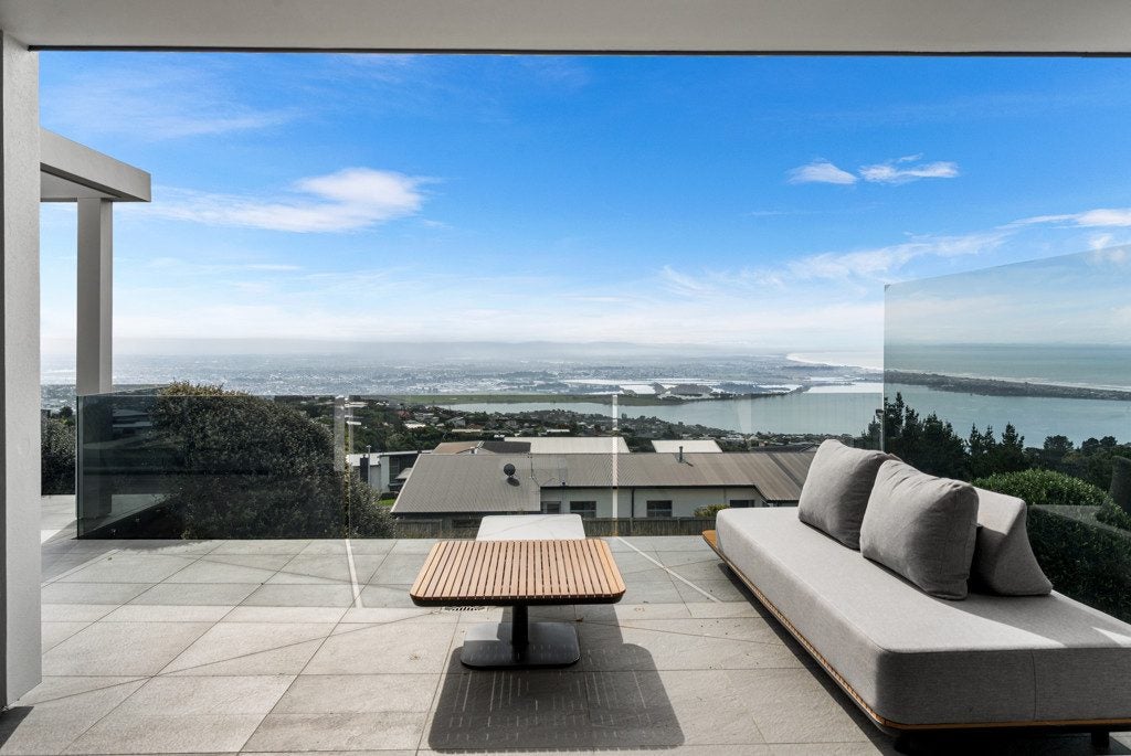 17 Stoneyridge Close, Mount Pleasant, Christchurch - Carousel 2