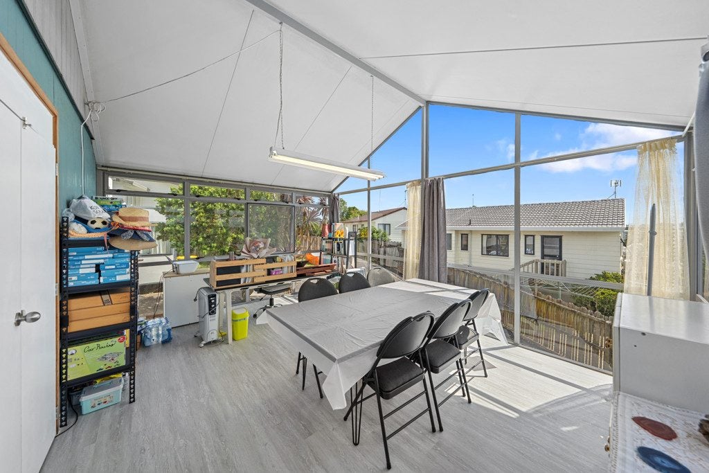 8 Grenadine Place, Unsworth Heights, Auckland - Carousel 2