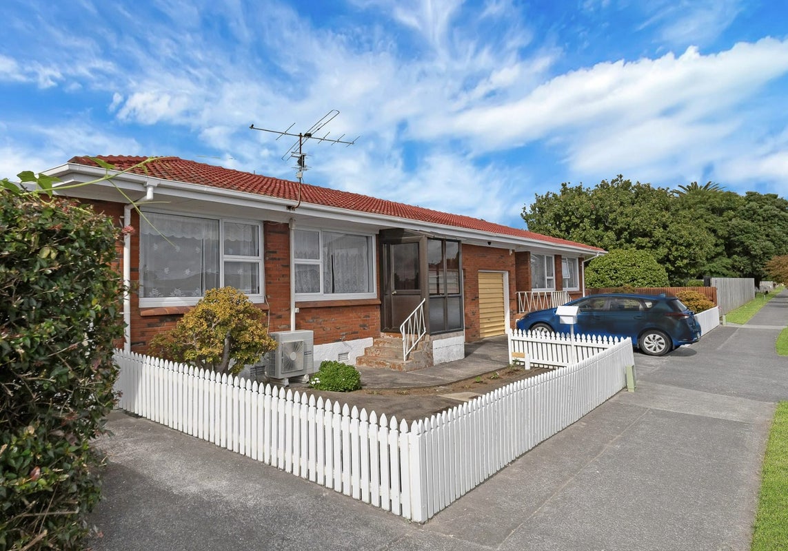 75 Glen Avenue, Papatoetoe, Auckland - Carousel 1