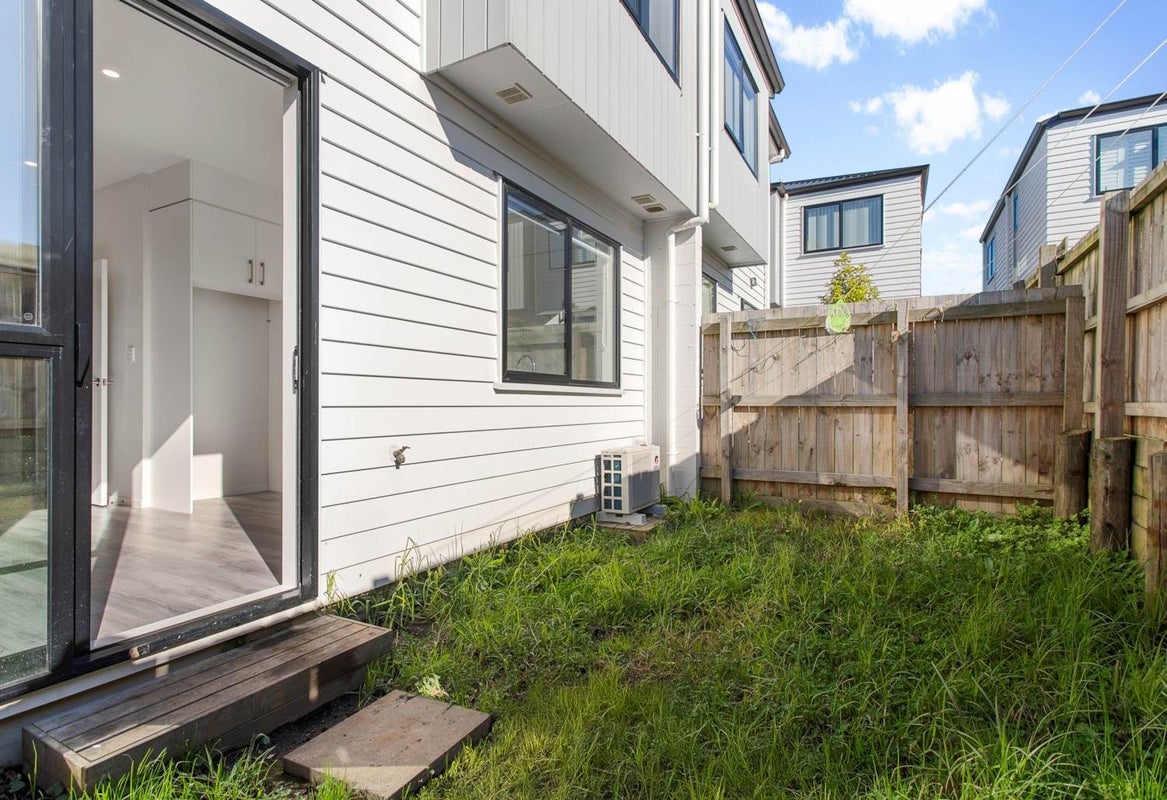 5/60 Kelman Road, Kelston, Auckland - Carousel 2