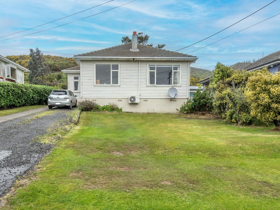 36 Pearce Street, Bluff - Carousel 1