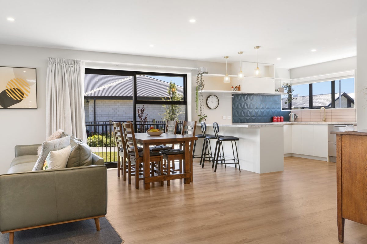 9 Greenwood Place, Amberley, Amberley - Carousel 2