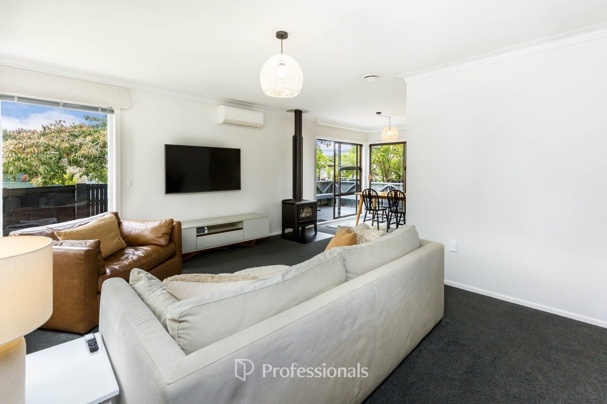 35 Whirinaki Crescent, Heretaunga, Upper Hutt - Carousel 2