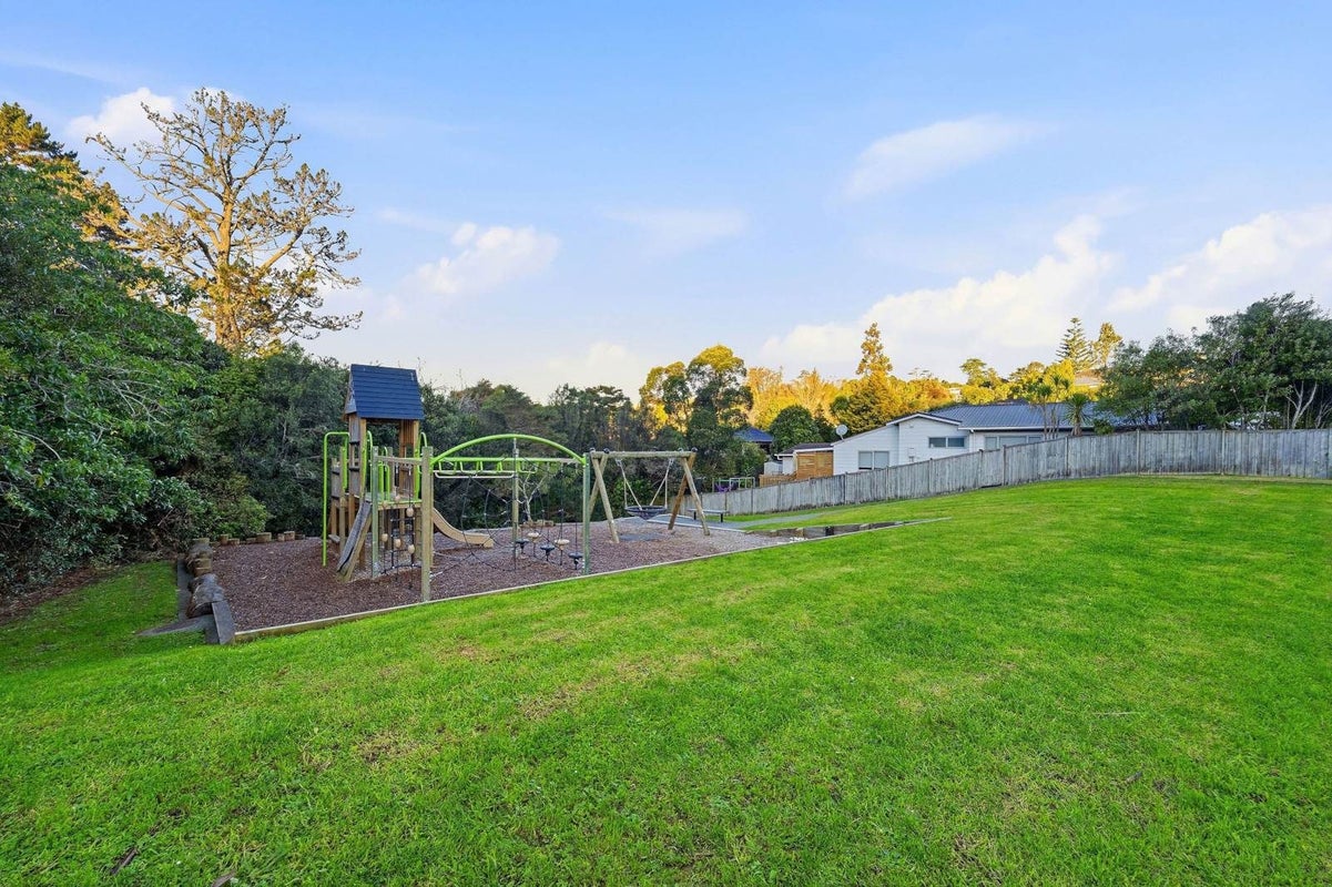 39 Cranston Street, Torbay, Auckland - Carousel 2