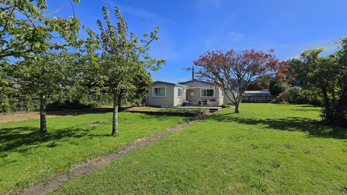 21 Dents Road, Kaniere, Hokitika - Carousel 1