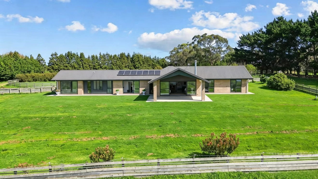205 Clarks Beach Road, Clarks Beach, Franklin, Auckland - Carousel 1
