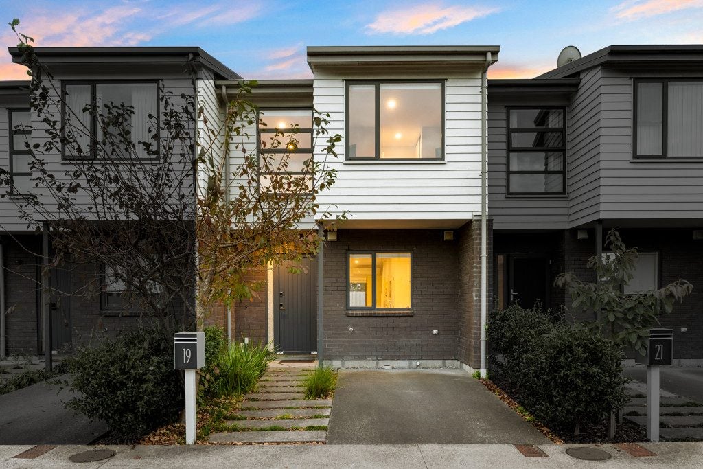 19 Alyssum Road, Mount Wellington, Auckland - Carousel 1