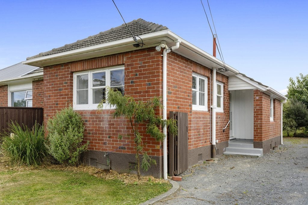 173 Oxford Terrace, Epuni, Lower Hutt - Carousel 1