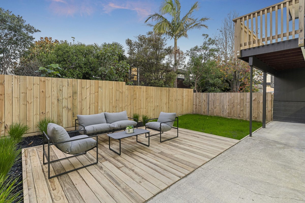 2/108 East Coast Road, Forrest Hill, Auckland - Carousel 23