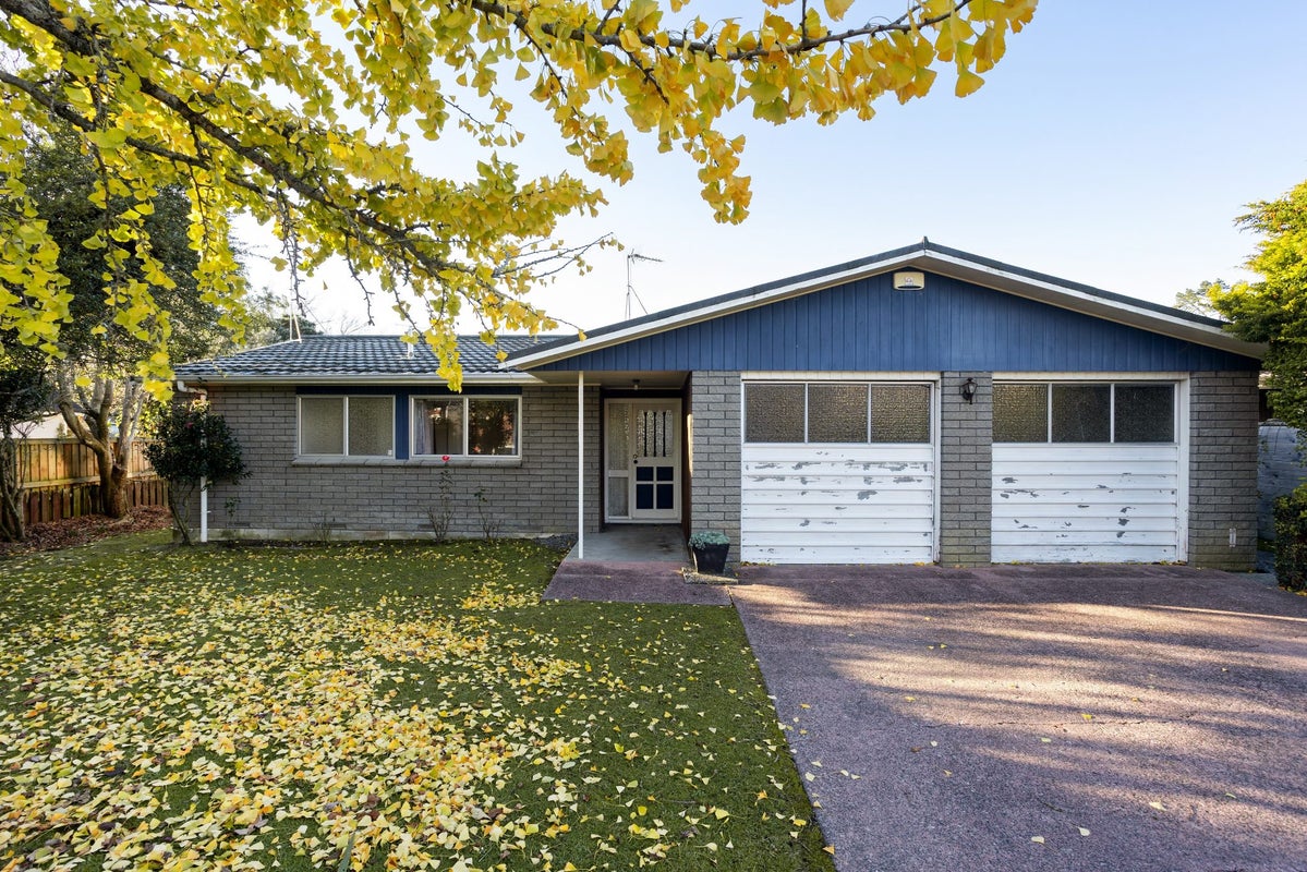 79 Gilbass Avenue, Hamilton Lake, Hamilton - Carousel 1