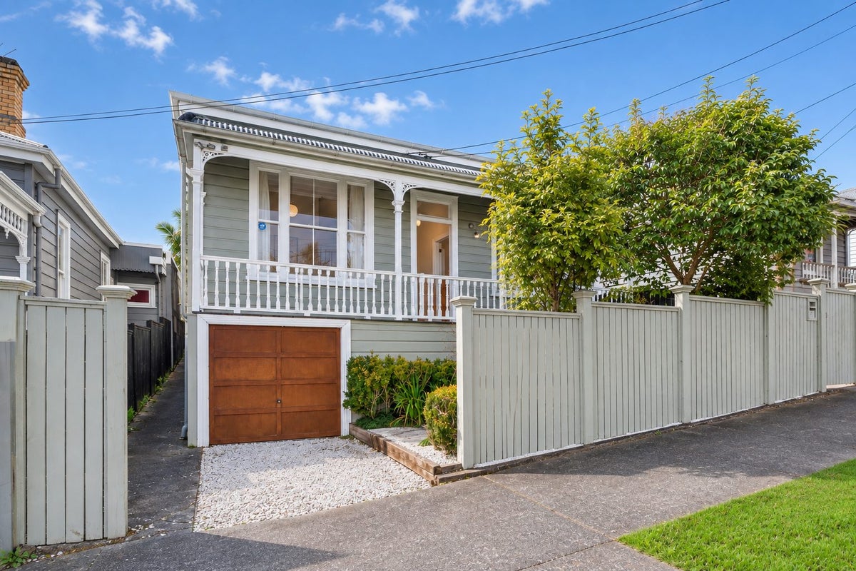 17 Sussex Street, Grey Lynn, Auckland - Carousel 1