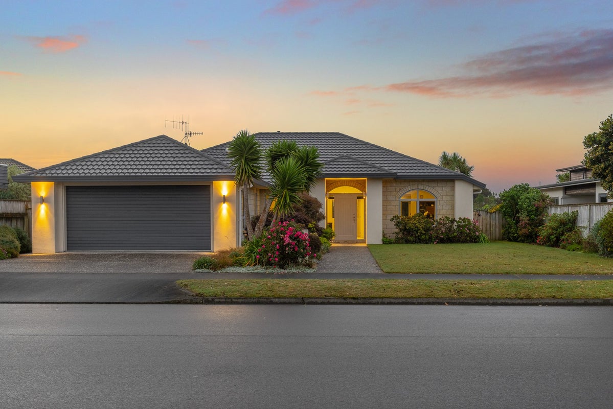 81 The Drive, Paraparaumu Beach, Paraparaumu - Carousel 2