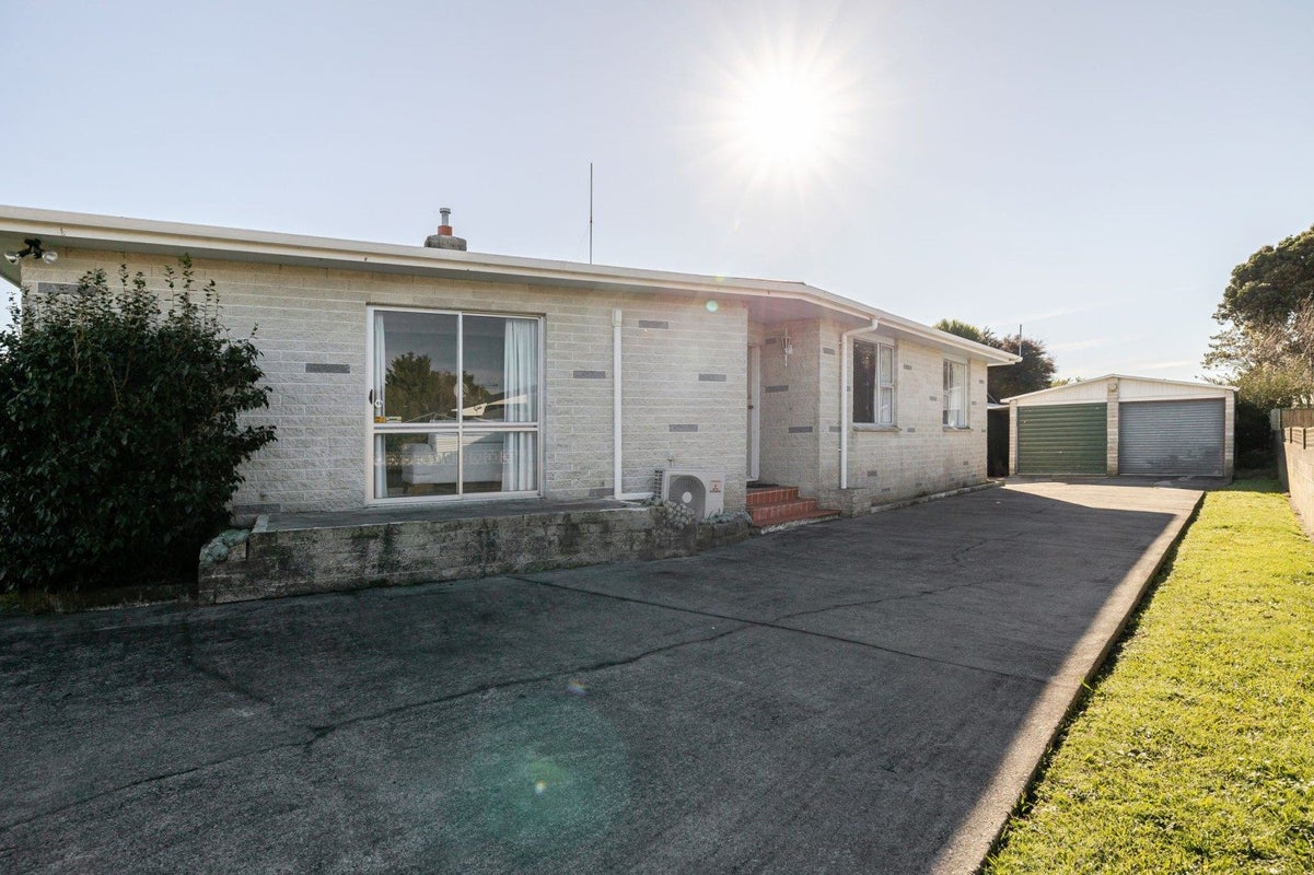 35 Kimberley Grove, Westbrook, Palmerston North - Carousel 1