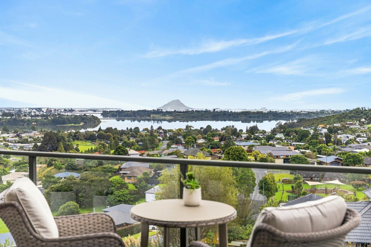 25 Aurora Avenue, Welcome Bay, Tauranga - Carousel 1