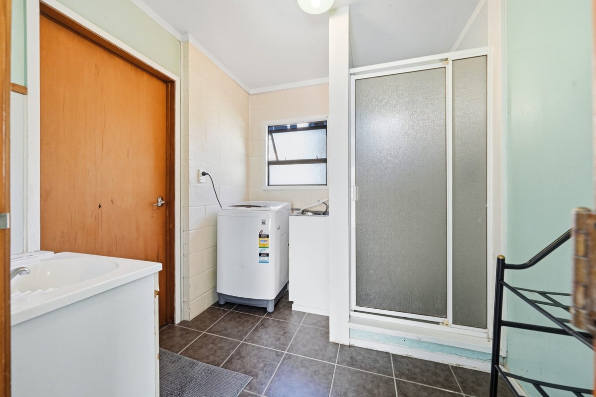 68 Holly Street, Avondale, Auckland - Carousel 30