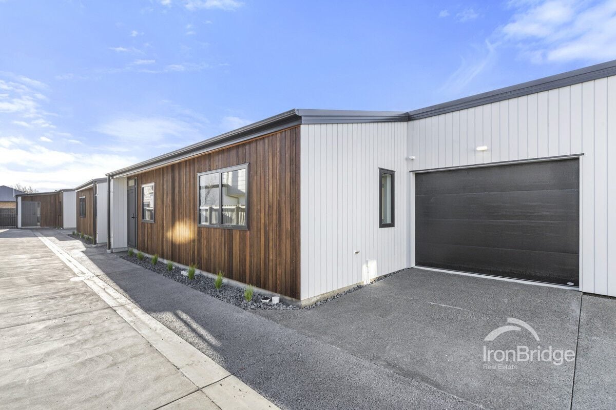 2/35 Leitch Street, Somerfield, Christchurch - Carousel 1
