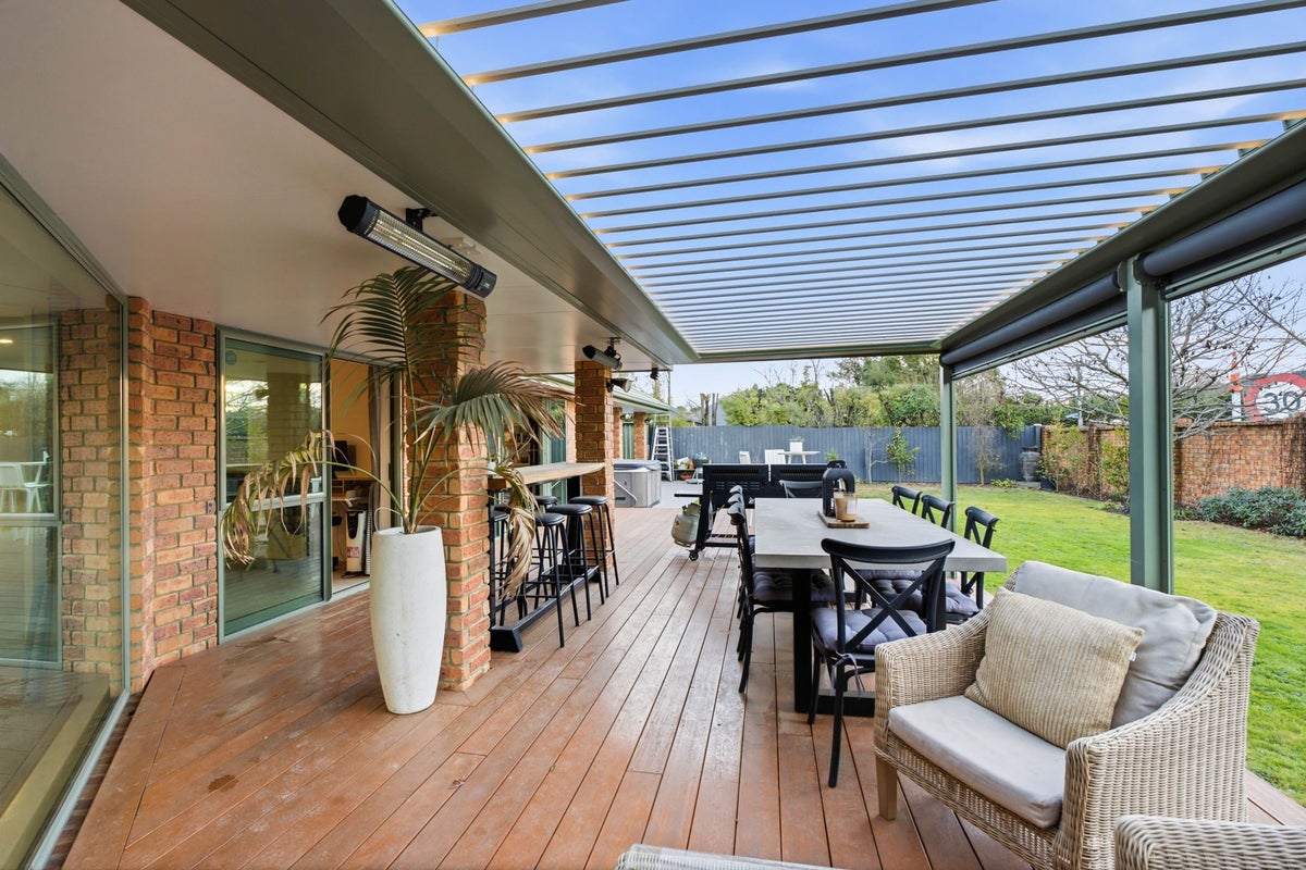 2 Penruddock Rise, Westmorland, Christchurch - Carousel 2