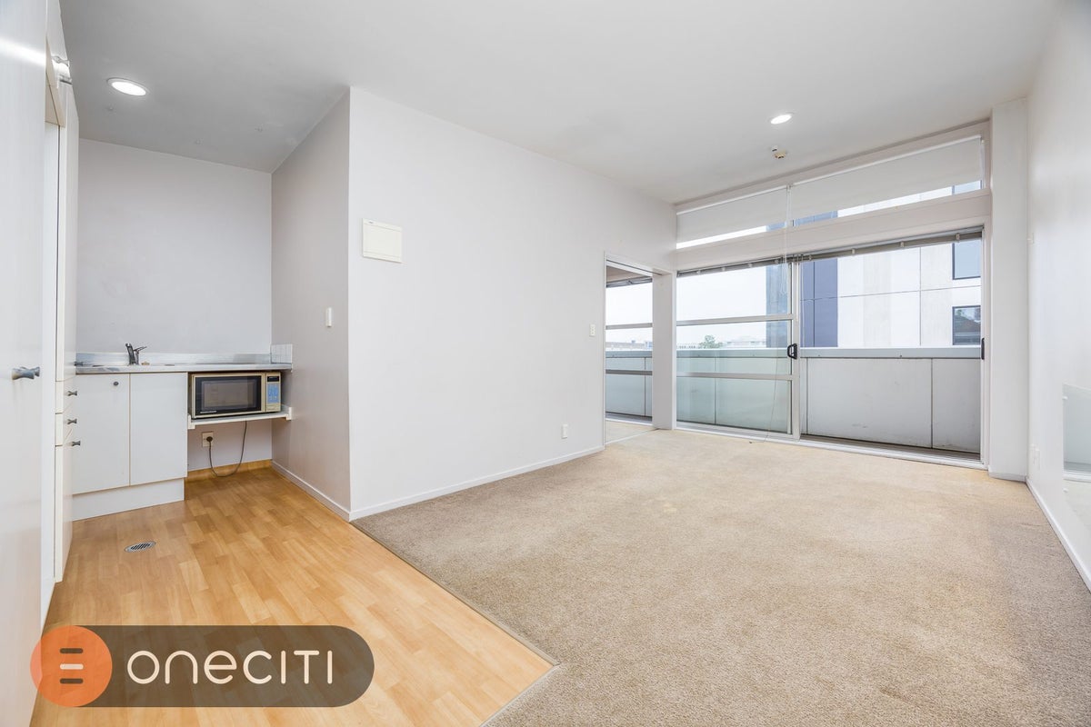 31/8 Clayton Street, Newmarket, Auckland - Carousel 1