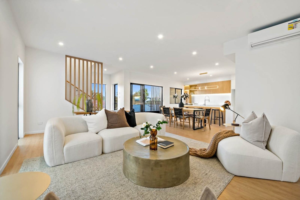 17C Walmer Road, Point Chevalier, Auckland - Carousel 2