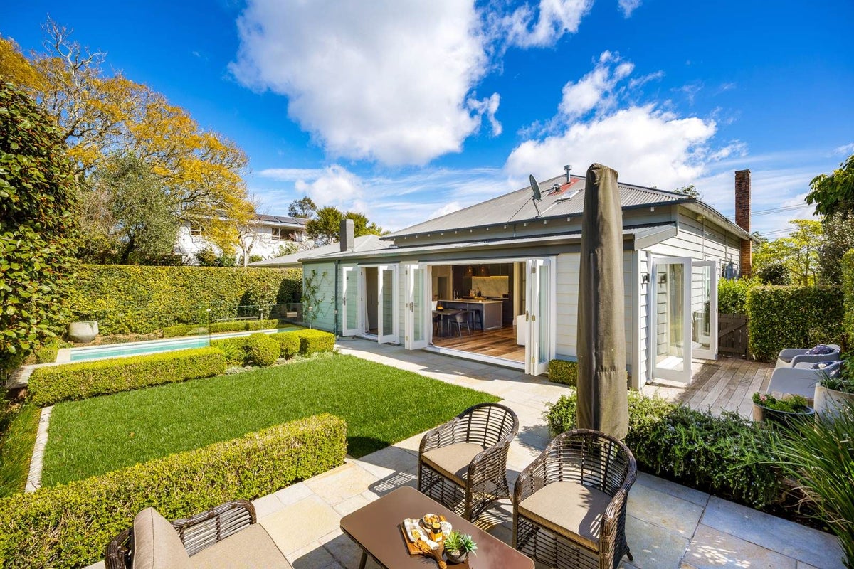 6 Ashton Road, Mount Eden, Auckland - Carousel 1