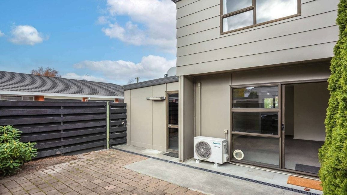 1/15 Draper Street, Richmond, Christchurch - Carousel 1