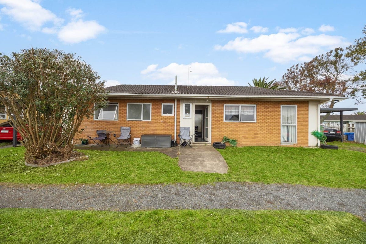 56 Molesworth Place, Mangere, Auckland - Carousel 2